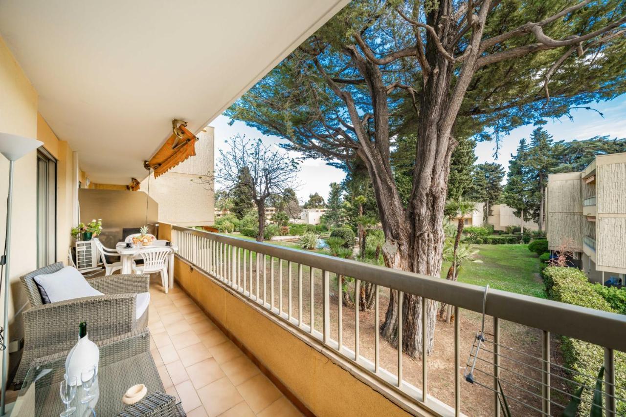 Spacious Apartment At A 5 Min Walk From The Beach 昂蒂布 外观 照片