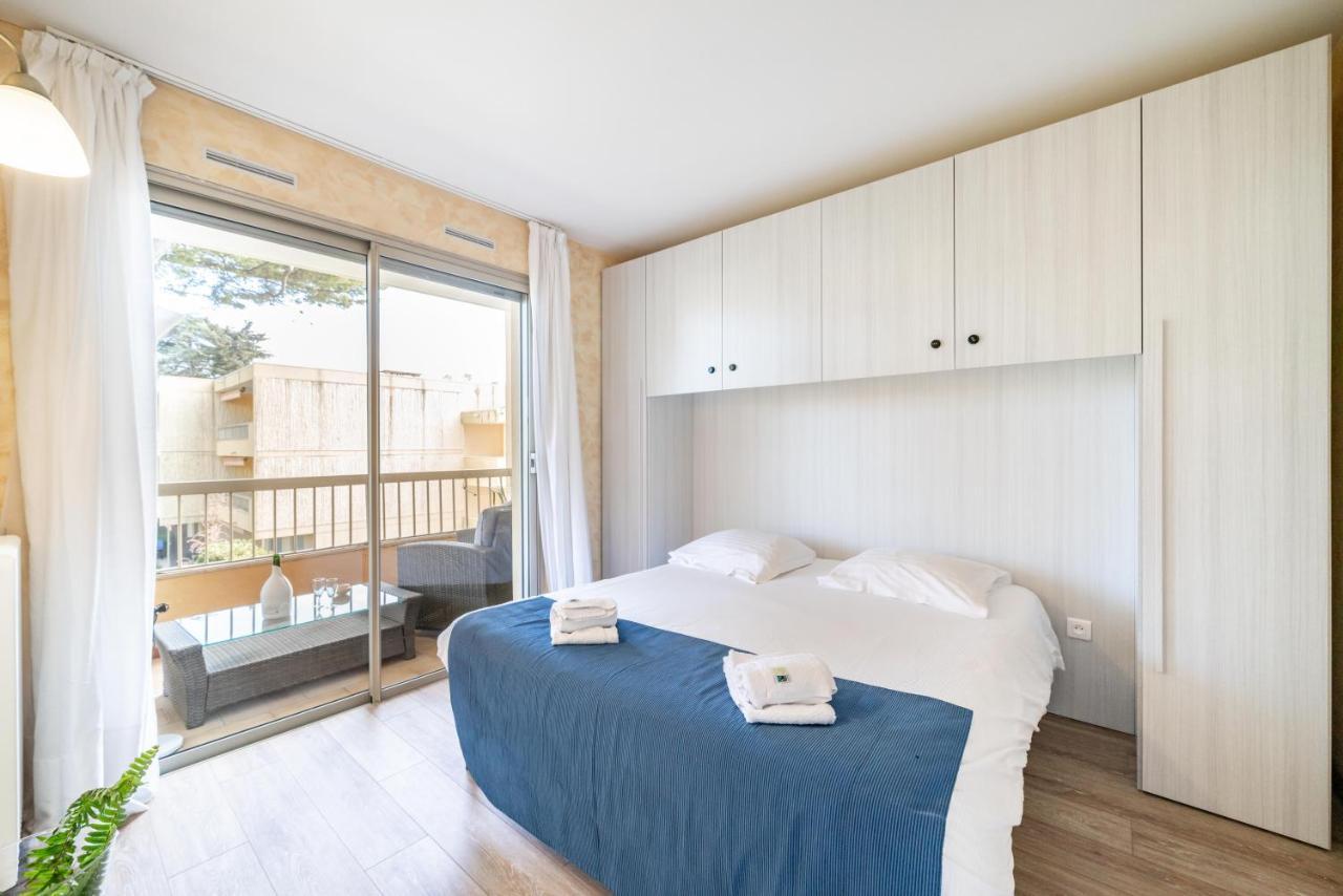 Spacious Apartment At A 5 Min Walk From The Beach 昂蒂布 外观 照片