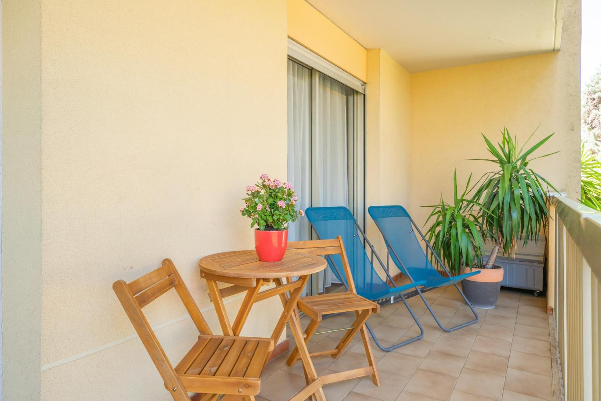 Spacious Apartment At A 5 Min Walk From The Beach 昂蒂布 外观 照片
